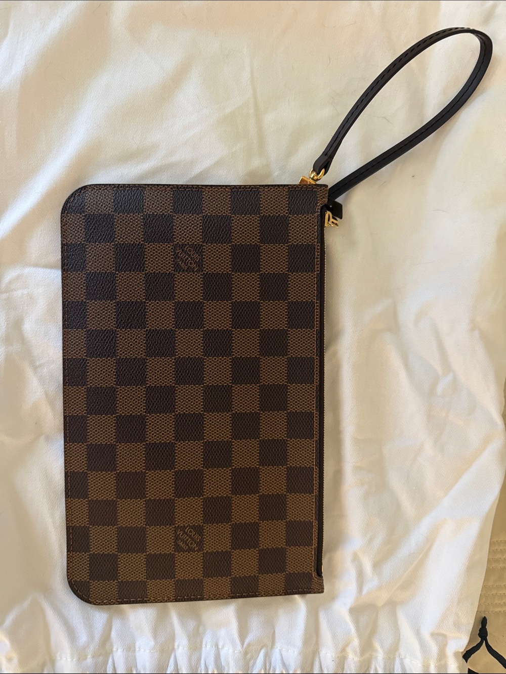 Louis Vuitton Damier Ebene MM/GM Pochette - Picture 2 of 8